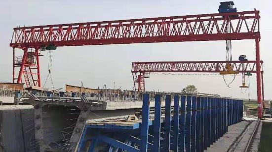 為什么要對門式起重機(jī)進(jìn)行定時清理？