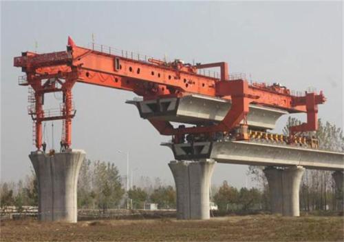 雙懸臂架橋機(jī)的工作原理是什么？它是如何實(shí)現(xiàn)起重和搬運(yùn)任務(wù)的？